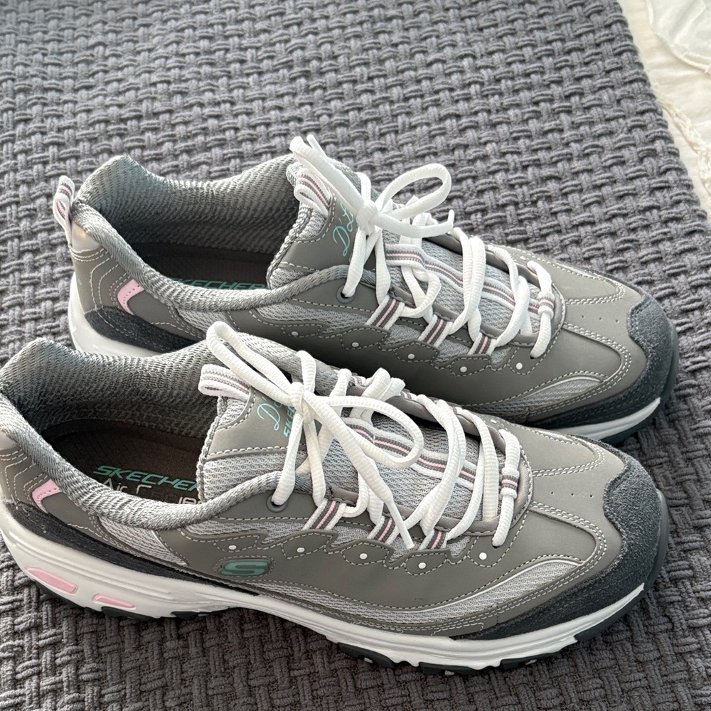 Skechers Women's Gray Sneakers with Pink Highlights